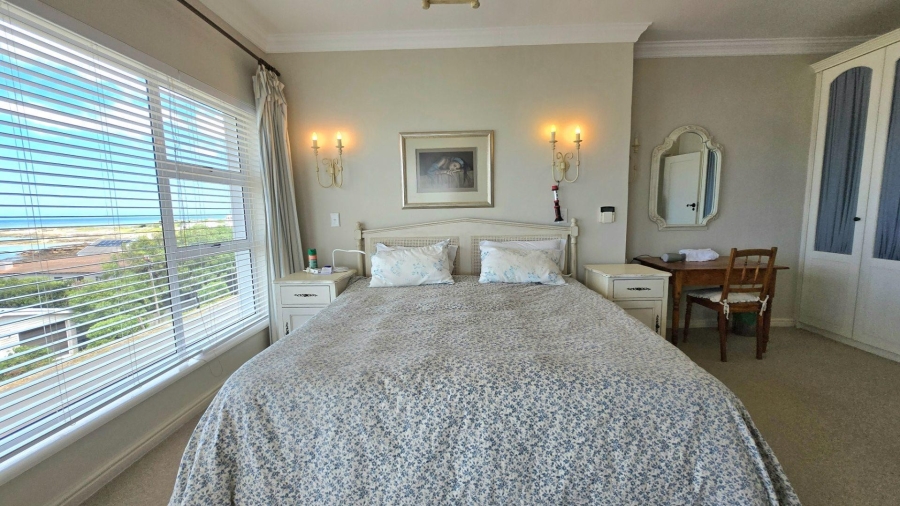 6 Bedroom Property for Sale in Franskraal Western Cape